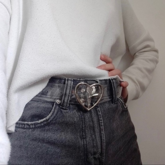 Brandy Melville Accessories - NEW clear heart silver grommet belt